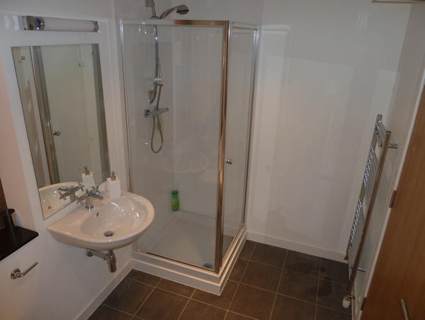 The Lovat Apartment Bathroom